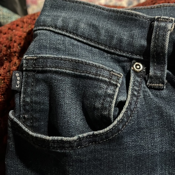 Lee Relaxed Fit Straight Leg Jeans - Picture 4 of 9